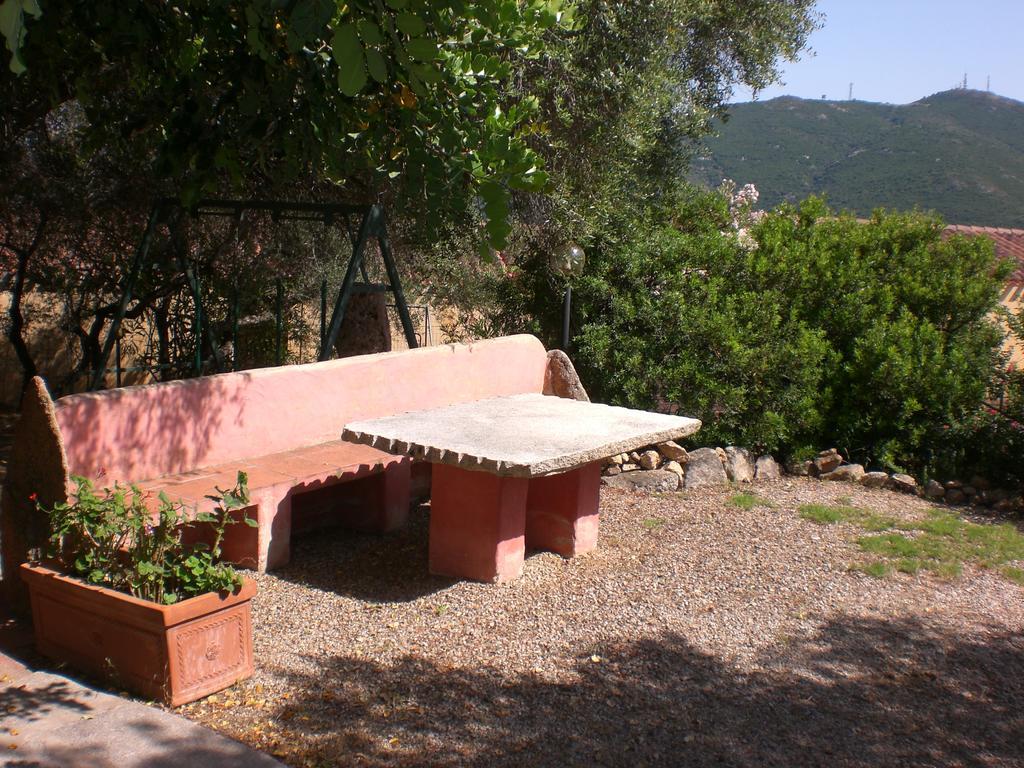 Hotel Turismo Rurale Montitundu Portisco Luaran gambar